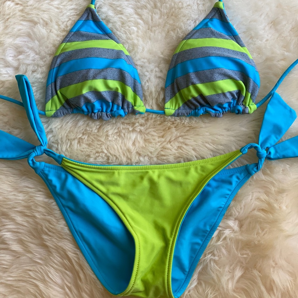 ❤️TWO-IN-ONE REVERSIBLE BIKINI‼️❤️ - Picture 11 of 14